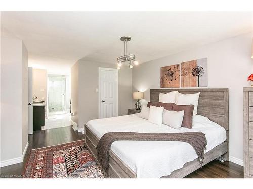 130 Chandos Drive, Kitchener, ON - Indoor Photo Showing Bedroom