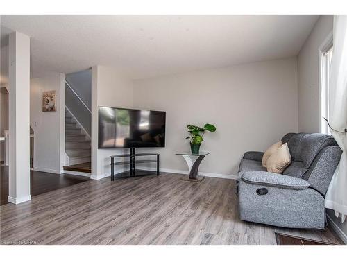 669 Star Flower Avenue, Waterloo, ON - Indoor Photo Showing Living Room