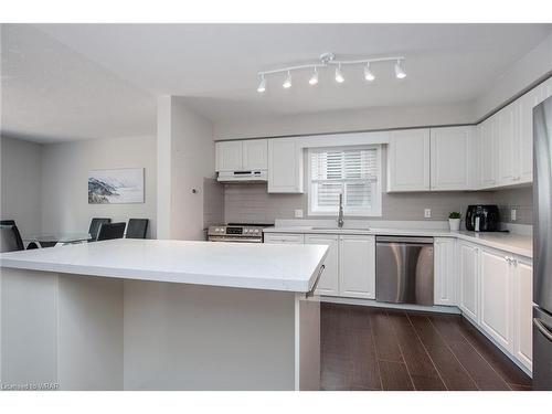 669 Star Flower Avenue, Waterloo, ON - Indoor Photo Showing Kitchen