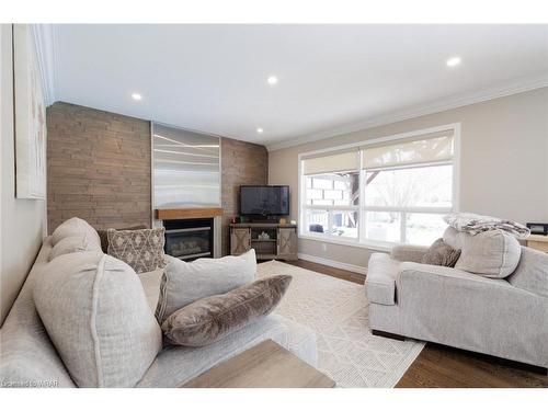 19 Melran Drive, Cambridge, ON - Indoor Photo Showing Living Room With Fireplace