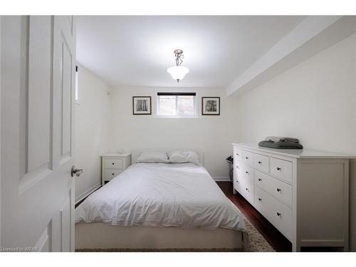 19 Melran Drive, Cambridge, ON - Indoor Photo Showing Bedroom