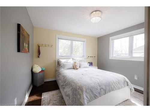 19 Melran Drive, Cambridge, ON - Indoor Photo Showing Bedroom