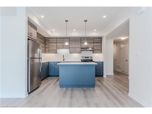 C037-142 Foamflower Place, Waterloo, ON - Indoor Photo Showing Kitchen With Upgraded Kitchen