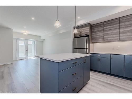 C037-142 Foamflower Place, Waterloo, ON - Indoor Photo Showing Kitchen