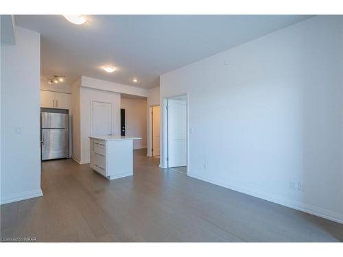 504-155 Caroline Street S, Waterloo, ON - Indoor Photo Showing Kitchen