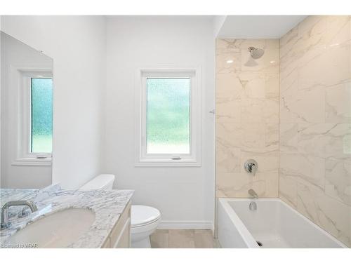 3299 Snider Road, Port Colborne, ON - Indoor Photo Showing Bathroom