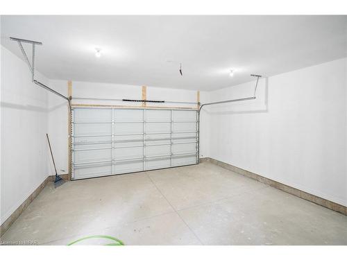 3299 Snider Road, Port Colborne, ON - Indoor Photo Showing Garage