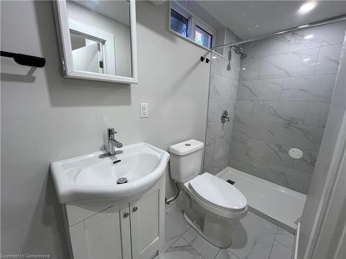 Lower-171 Kinzie Avenue, Kitchener, ON - Indoor Photo Showing Bathroom