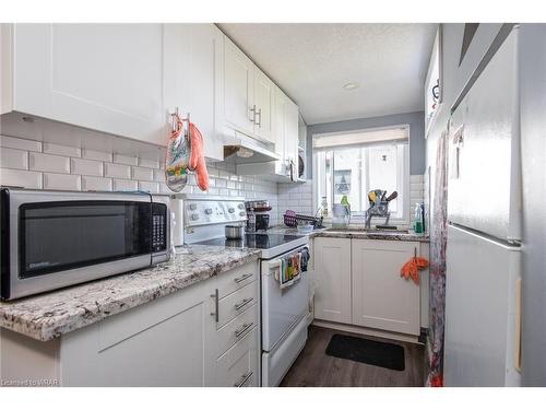 202 Dundas Avenue, Kitchener, ON - Indoor Photo Showing Kitchen