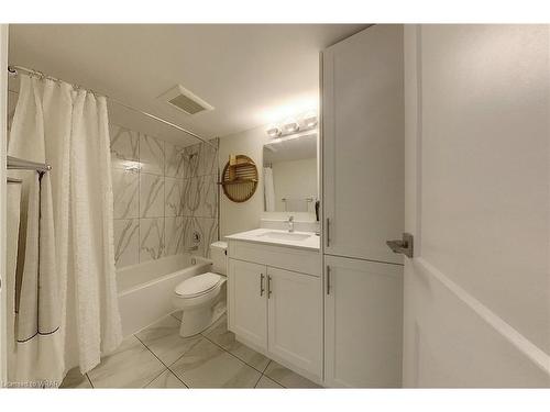 503-64 Benton Street, Kitchener, ON - Indoor Photo Showing Bathroom