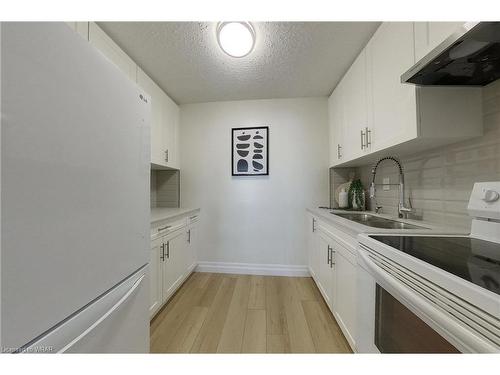 503-64 Benton Street, Kitchener, ON - Indoor Photo Showing Kitchen With Double Sink