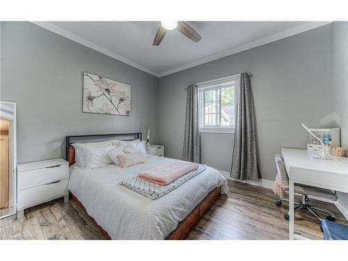 380 Rose Street, Cambridge, ON - Indoor Photo Showing Bedroom