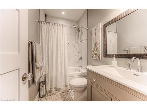 380 Rose Street, Cambridge, ON - Indoor Photo Showing Bathroom