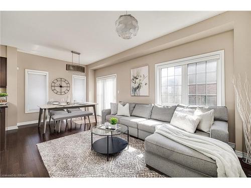 32-45 Royal Winter Drive, Binbrook, ON - Indoor Photo Showing Living Room