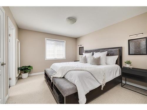 32-45 Royal Winter Drive, Binbrook, ON - Indoor Photo Showing Bedroom