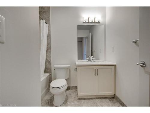 1110-155 Caroline Street S, Waterloo, ON - Indoor Photo Showing Bathroom