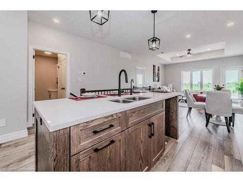 139 South Parkwood Boulevard, Elmira, ON - Indoor Photo Showing Kitchen With Double Sink