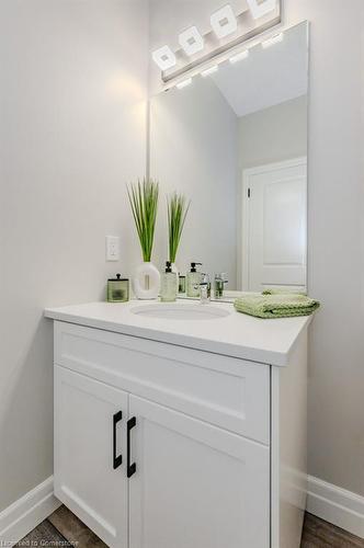 139 South Parkwood Boulevard, Elmira, ON - Indoor Photo Showing Bathroom