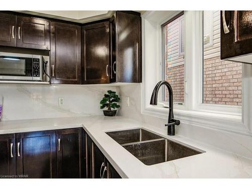 155 Gravel Ridge Trail Nw, Kitchener, ON - Indoor Photo Showing Kitchen With Double Sink