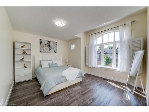 155 Gravel Ridge Trail Nw, Kitchener, ON - Indoor Photo Showing Bedroom