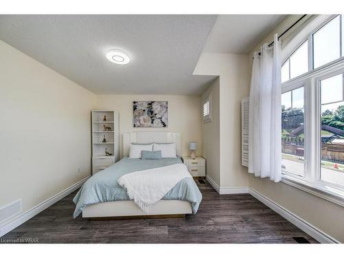 155 Gravel Ridge Trail Nw, Kitchener, ON - Indoor Photo Showing Bedroom