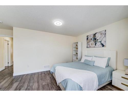 155 Gravel Ridge Trail Nw, Kitchener, ON - Indoor Photo Showing Bedroom