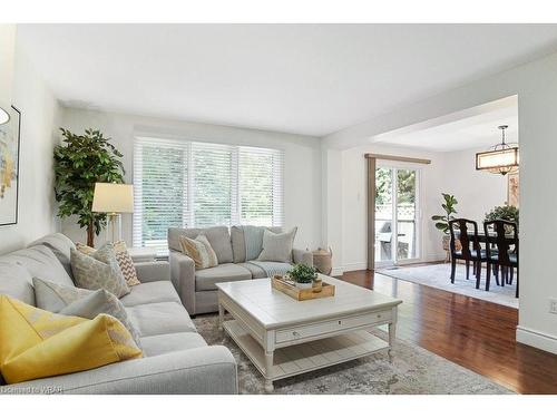 3-313 George Street N, Cambridge, ON - Indoor Photo Showing Living Room