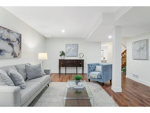 3-313 George Street N, Cambridge, ON - Indoor Photo Showing Living Room