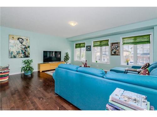 565 Sundew Drive, Waterloo, ON - Indoor Photo Showing Living Room