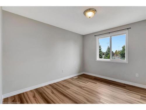 16 Crawford Crescent, Cambridge, ON - Indoor Photo Showing Other Room