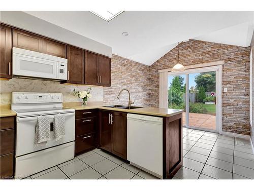 16 Crawford Crescent, Cambridge, ON - Indoor Photo Showing Kitchen With Double Sink