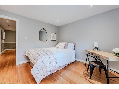 8 Croyden Place, Waterloo, ON - Indoor Photo Showing Bedroom