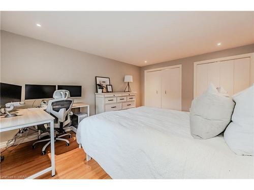 8 Croyden Place, Waterloo, ON - Indoor Photo Showing Bedroom