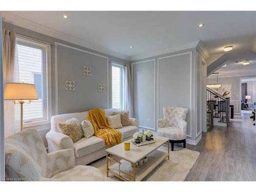 145 Harpin Way E, Fergus, ON - Indoor Photo Showing Living Room