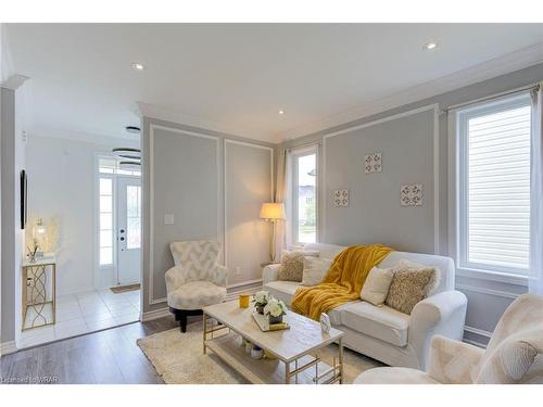 145 Harpin Way E, Fergus, ON - Indoor Photo Showing Living Room