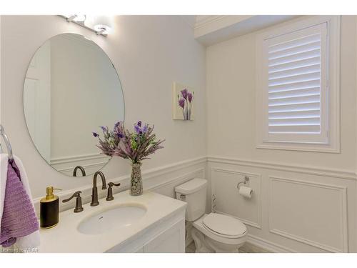 145 Harpin Way E, Fergus, ON - Indoor Photo Showing Bathroom