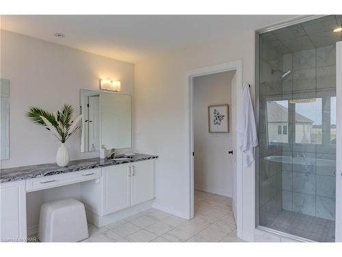 145 Harpin Way E, Fergus, ON - Indoor Photo Showing Bathroom