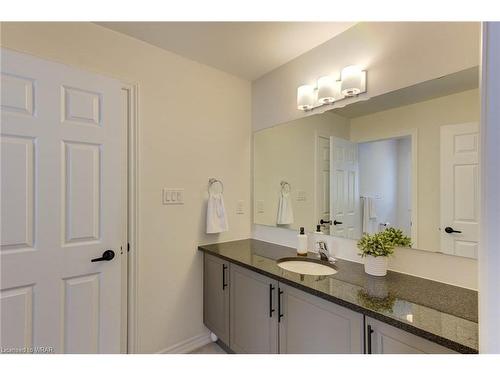 145 Harpin Way E, Fergus, ON - Indoor Photo Showing Bathroom