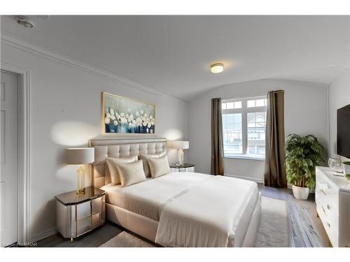 145 Harpin Way E, Fergus, ON - Indoor Photo Showing Bedroom