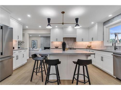 902 Kowal Drive, Mississauga, ON - Indoor Photo Showing Kitchen With Stainless Steel Kitchen With Upgraded Kitchen