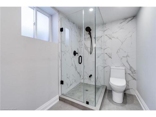 902 Kowal Drive, Mississauga, ON - Indoor Photo Showing Bathroom