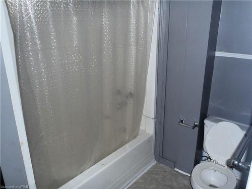 168 Harvey Street, Chatham, ON - Indoor Photo Showing Bathroom