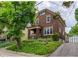 31 Chestnut Street  Kitchener, ON N2H 1T6