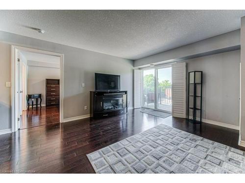 414-505 Margaret Street, Cambridge, ON - Indoor Photo Showing Living Room With Fireplace