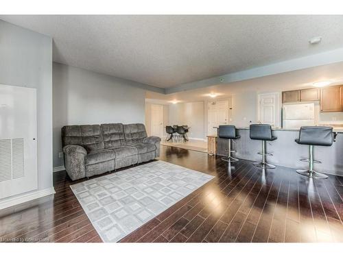 414-505 Margaret Street, Cambridge, ON - Indoor Photo Showing Living Room