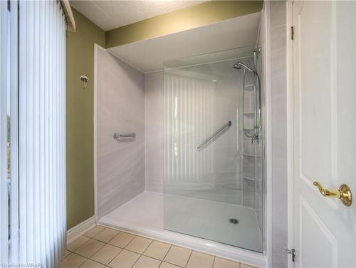 201-190 Hespeler Road, Cambridge, ON - Indoor Photo Showing Bathroom