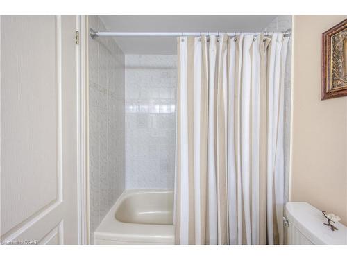 201-190 Hespeler Road, Cambridge, ON - Indoor Photo Showing Bathroom