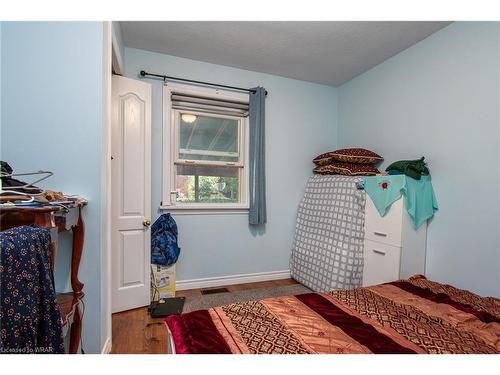 202 Dundas Avenue, Kitchener, ON - Indoor Photo Showing Bedroom