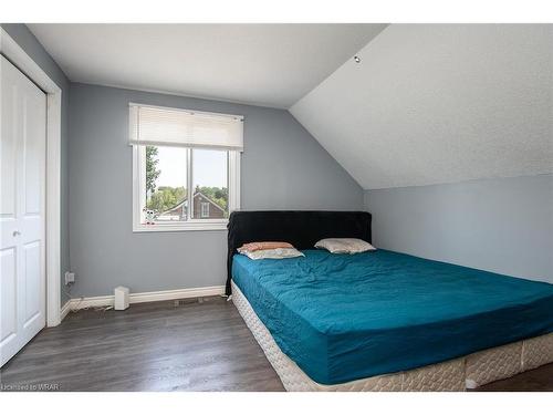 202 Dundas Avenue, Kitchener, ON - Indoor Photo Showing Bedroom