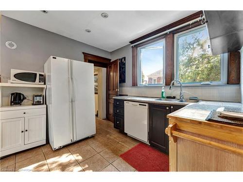 1798 King Street E, Cambridge, ON - Indoor Photo Showing Kitchen